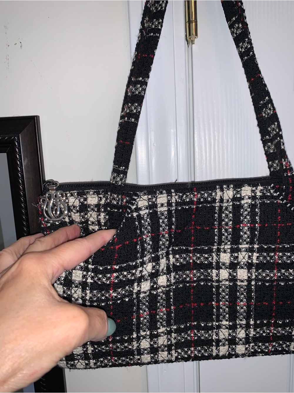 Vera Bradley shoulder handbag Beautiful plaid, black and white with red accents - Picture 3 of 16